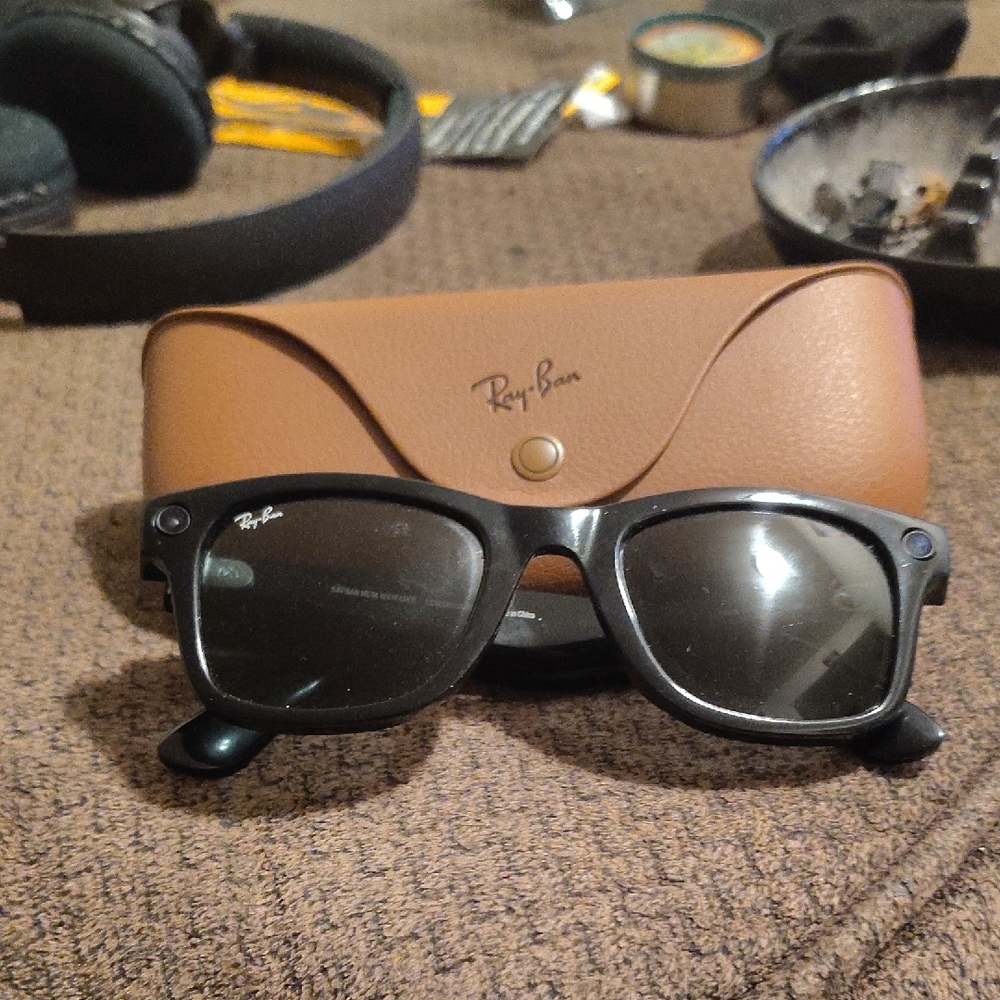 Ray-Ban Classic Black Sunglasses with Brown Case